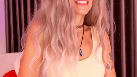 Snapshot of goddess_stars chatting on 6, 7, 2026 Katarina online show from 6, 7, 2026