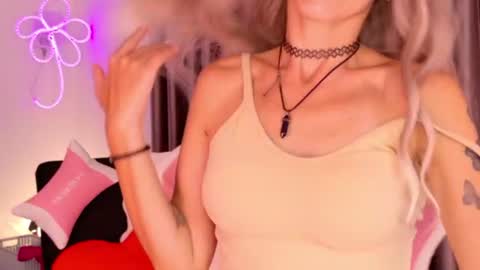 Snapshot of goddess_stars chatting on 6, 7, 2026 Katarina online show from 6, 7, 2026