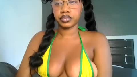 Snapshot of goddessdaisysky chatting on 8, 7, 2026 Goddess Daisy Sky online show from 8, 7, 2026