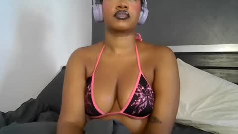 Snapshot of goddessdaisysky chatting on 2, 8, 2026 Goddess Daisy Sky online show from 2, 8, 2026