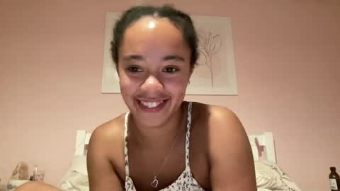 Snapshot of goddesselxo chatting on 12, 6, 2026 Goddess L online show from 12, 6, 2026