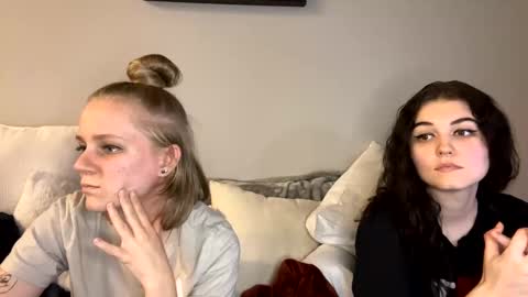 Snapshot of goddessfeyaa chatting on 9, 2, 2025 feyaa22 online show from 9, 2, 2025