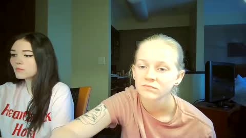 feyaa22 online show from 19, 9, 2025