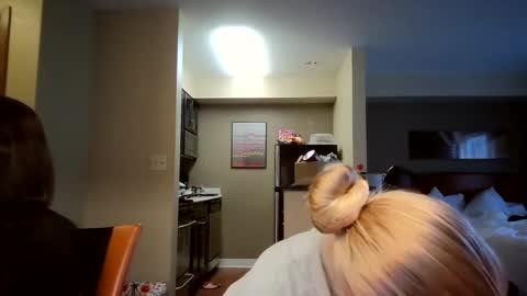 feyaa22 online show from 21, 9, 2025