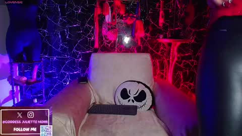 Snapshot of goddessjuliettenoiir chatting on 17, 4, 2026 Goddes Juliette Noiir online show from 17, 4, 2026