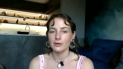 Snapshot of goddessmiamuse chatting on 30, 10, 2025 goddessmiamuse online show from 30, 10, 2025