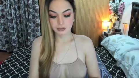 Snapshot of goddessofangel chatting on 7, 3, 2025 angel online show from 7, 3, 2025