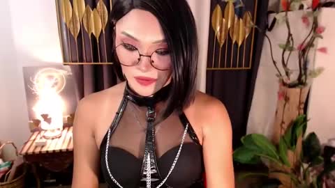 Snapshot of goddessquinnie chatting on 8, 12, 2024 quinnie online show from 8, 12, 2024