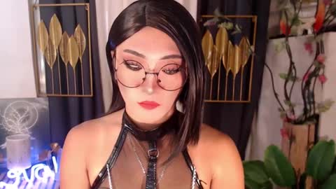 Snapshot of goddessquinnie chatting on 11, 12, 2024 quinnie online show from 11, 12, 2024
