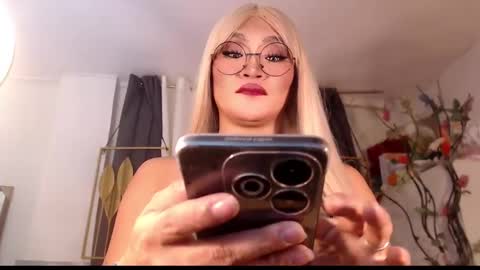 Snapshot of goddessquinnie chatting on 12, 1, 2025 quinnie online show from 12, 1, 2025