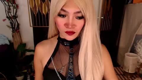 Snapshot of goddessquinnie chatting on 2, 3, 2025 quinnie online show from 2, 3, 2025