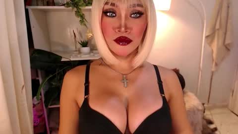 Snapshot of goddessquinnie chatting on 19, 9, 2025 quinnie online show from 19, 9, 2025