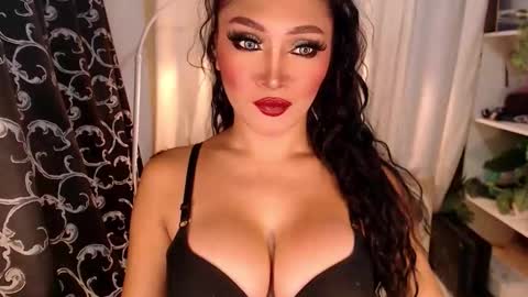 Snapshot of goddessquinnie chatting on 13, 10, 2025 quinnie online show from 13, 10, 2025