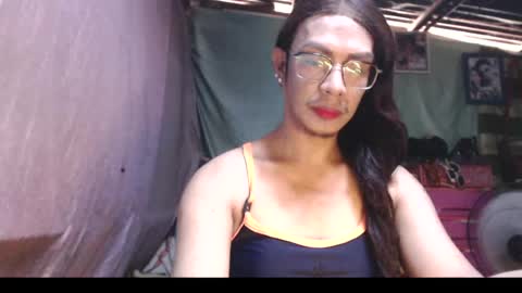 Snapshot of goddesssonyaxxx chatting on 19, 5, 2026 KENNY DOLL online show from 19, 5, 2026