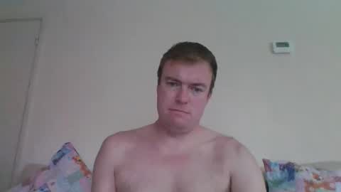 Snapshot of gogo12104 chatting on 13, 10, 2025 jme online show from 13, 10, 2025