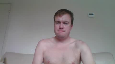 Snapshot of gogo12104 chatting on 18, 10, 2025 jme online show from 18, 10, 2025