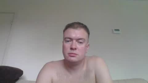 Snapshot of gogo12104 chatting on 28, 10, 2025 jme online show from 28, 10, 2025