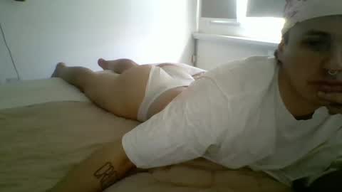 Snapshot of gogoboy2302 chatting on 29, 9, 2025 gogoboy2302 online show from 29, 9, 2025