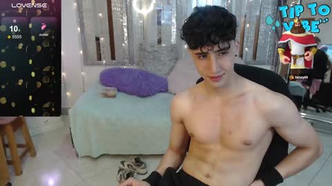 Snapshot of gojo_satoru_18 chatting on 10, 12, 2024 Satoru Gojo online show from 10, 12, 2024
