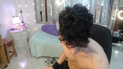 Snapshot of gojo_satoru_18 chatting on 10, 12, 2024 Satoru Gojo online show from 10, 12, 2024