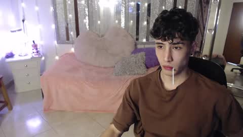 Snapshot of gojo_satoru_18 chatting on 19, 12, 2024 Satoru Gojo online show from 19, 12, 2024