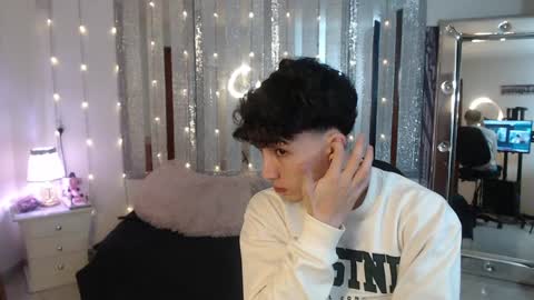 Snapshot of gojo_satoru_18 chatting on 6, 2, 2025 Satoru Gojo online show from 6, 2, 2025