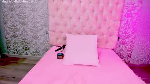 Snapshot of golden_girl__ chatting on 15, 9, 2025 golden girl   online show from 15, 9, 2025