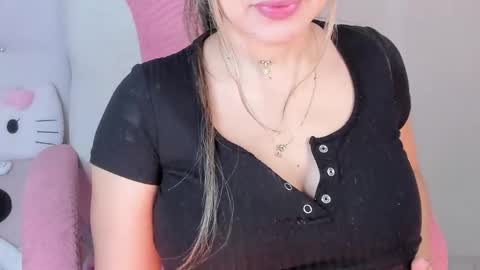 Snapshot of golden_issy chatting on 25, 4, 2026 golden_issy online show from 25, 4, 2026