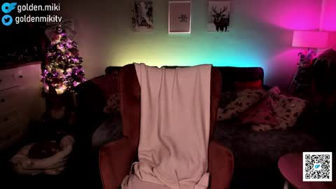 Snapshot of golden_miki chatting on 22, 12, 2024 Shy in the streets but a freak in the sheets online show from 22, 12, 2024