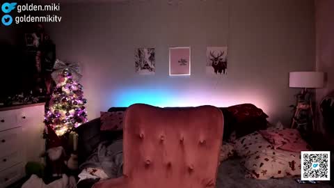Snapshot of golden_miki chatting on 25, 12, 2024 Shy in the streets but a freak in the sheets online show from 25, 12, 2024