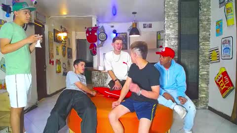 GOLDENJOI online show from 27, 2, 2025