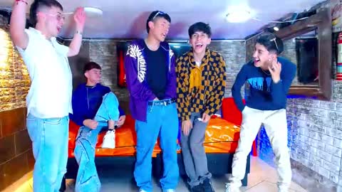 GOLDENJOI online show from 8, 9, 2025