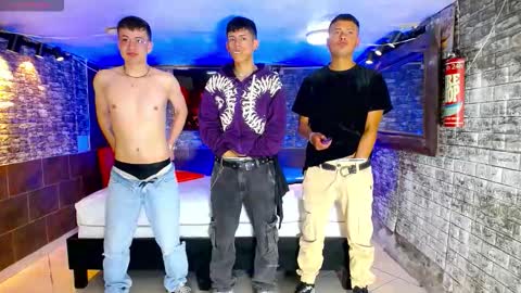 GOLDENJOI online show from 20, 9, 2025