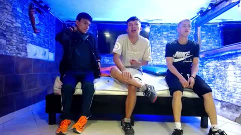 GOLDENJOI online show from 2, 11, 2025