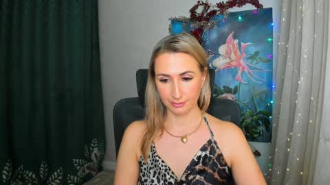 Snapshot of goldenlighte chatting on 24, 12, 2024 Olivia online show from 24, 12, 2024