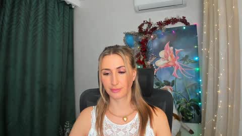 Snapshot of goldenlighte chatting on 24, 12, 2024 Olivia online show from 24, 12, 2024