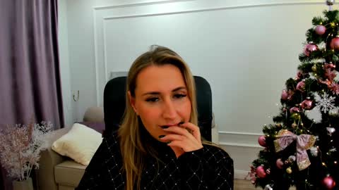 Snapshot of goldenlighte chatting on 9, 1, 2025 Olivia online show from 9, 1, 2025
