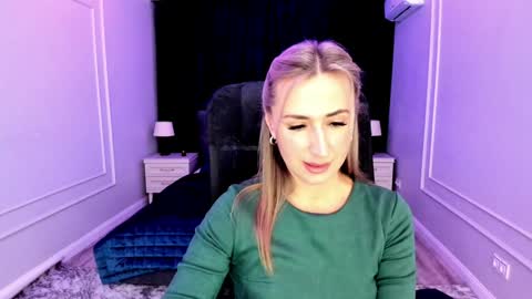 Snapshot of goldenlighte chatting on 2, 2, 2025 Olivia online show from 2, 2, 2025