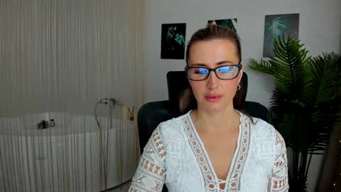 Snapshot of goldenlighte chatting on 4, 2, 2025 Olivia online show from 4, 2, 2025