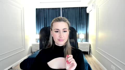 Snapshot of goldenlighte chatting on 7, 2, 2025 Olivia online show from 7, 2, 2025