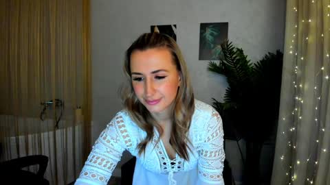 Snapshot of goldenlighte chatting on 8, 2, 2025 Olivia online show from 8, 2, 2025