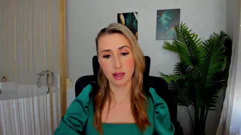 Snapshot of goldenlighte chatting on 14, 2, 2025 Olivia online show from 14, 2, 2025
