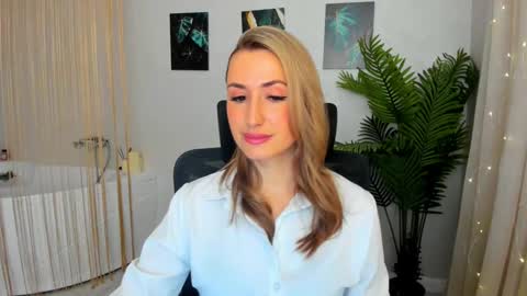 Snapshot of goldenlighte chatting on 19, 2, 2025 Olivia online show from 19, 2, 2025