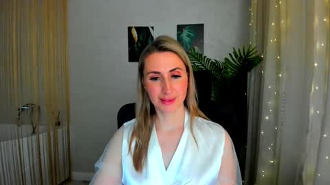 Snapshot of goldenlighte chatting on 28, 2, 2025 Olivia online show from 28, 2, 2025