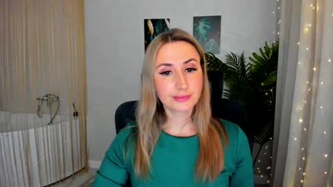 Snapshot of goldenlighte chatting on 5, 3, 2025 Olivia online show from 5, 3, 2025
