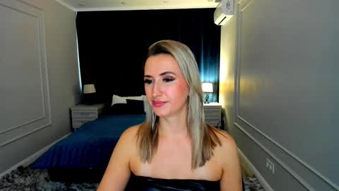 Snapshot of goldenlighte chatting on 18, 9, 2025 Olivia online show from 18, 9, 2025