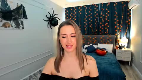 Snapshot of goldenlighte chatting on 14, 10, 2025 Olivia online show from 14, 10, 2025
