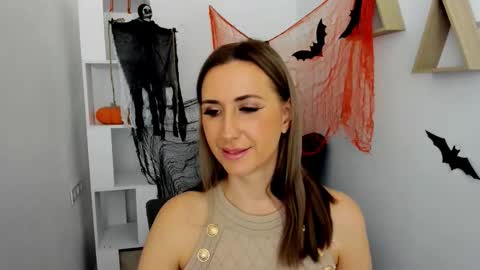 Snapshot of goldenlighte chatting on 21, 10, 2025 Olivia online show from 21, 10, 2025