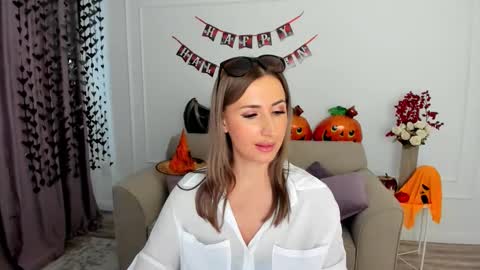 Snapshot of goldenlighte chatting on 25, 10, 2025 Olivia online show from 25, 10, 2025