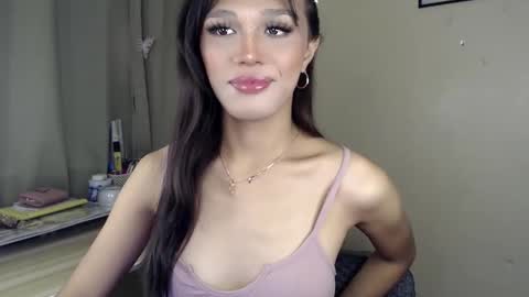 Lily is Gold online show from 24, 10, 2025